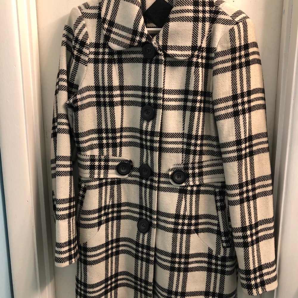 Joujou Black and White Peacoat